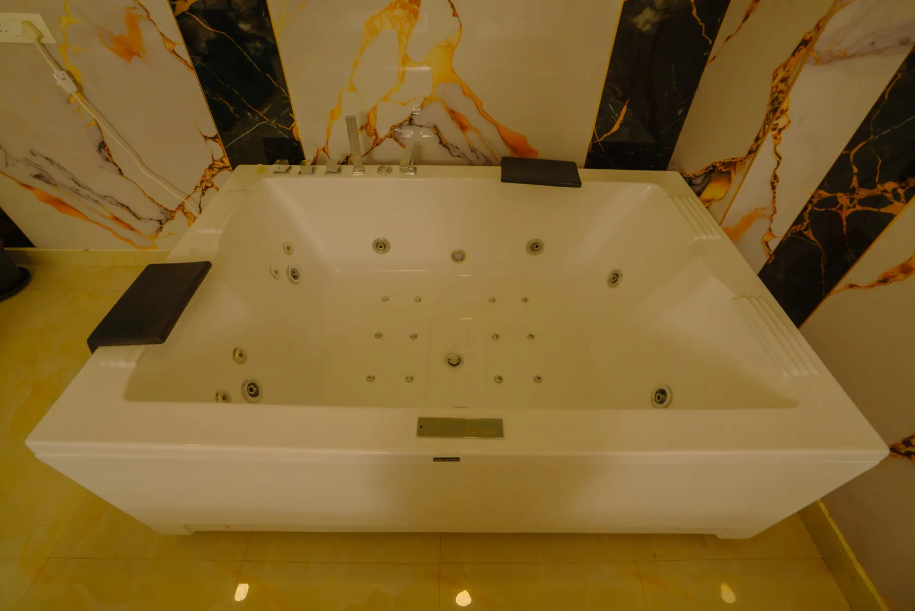 Jacuzzi room
